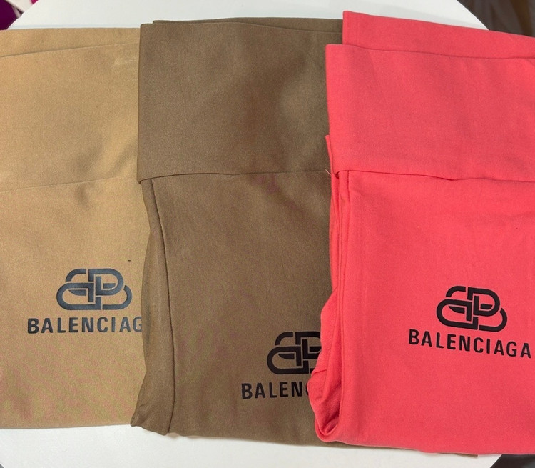 خرید شورتک ورزشی رنگی